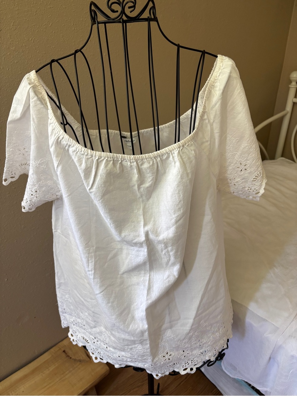 Reitmans White Off-Shoulder Eyelet 100% Cotton Top | Women’s Size L